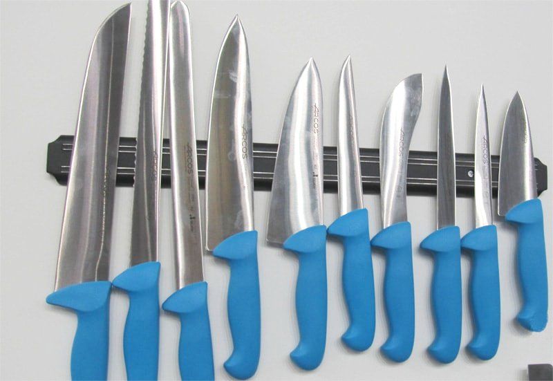 Ножи Аркос 2900 на віставке синие