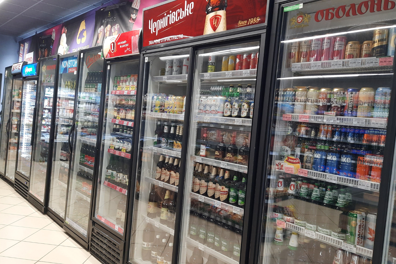 Холодильные шкафы для магазина продуктов